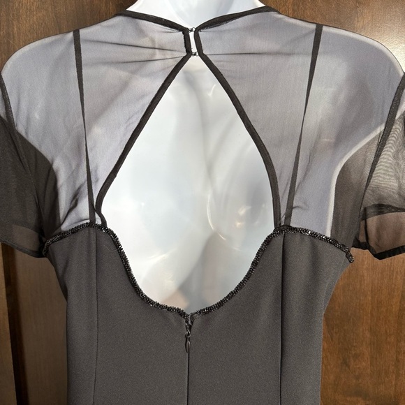 Elegant Black Sheer Panel open back Liz Claiborne Night Dress Size 8 timeless - Picture 4 of 7